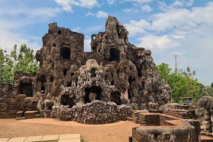 Rental Mobil Cirebon ke Gua Sunyaragi Rental Mobil Cirebon ke Gua Sunyaragi