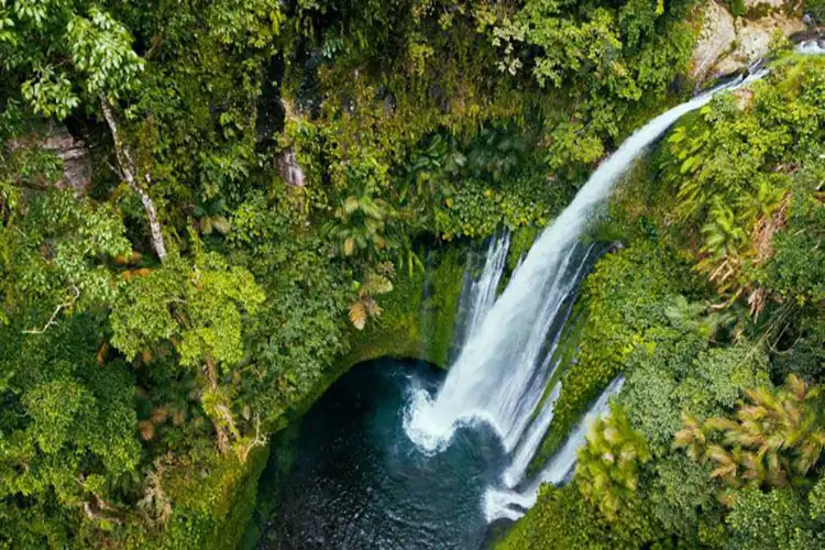 Rental Mobil di Lombok Air Terjun Tiu Kelep