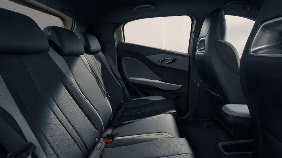 Interior Rental Mobil BYD Atto 1 Bandung