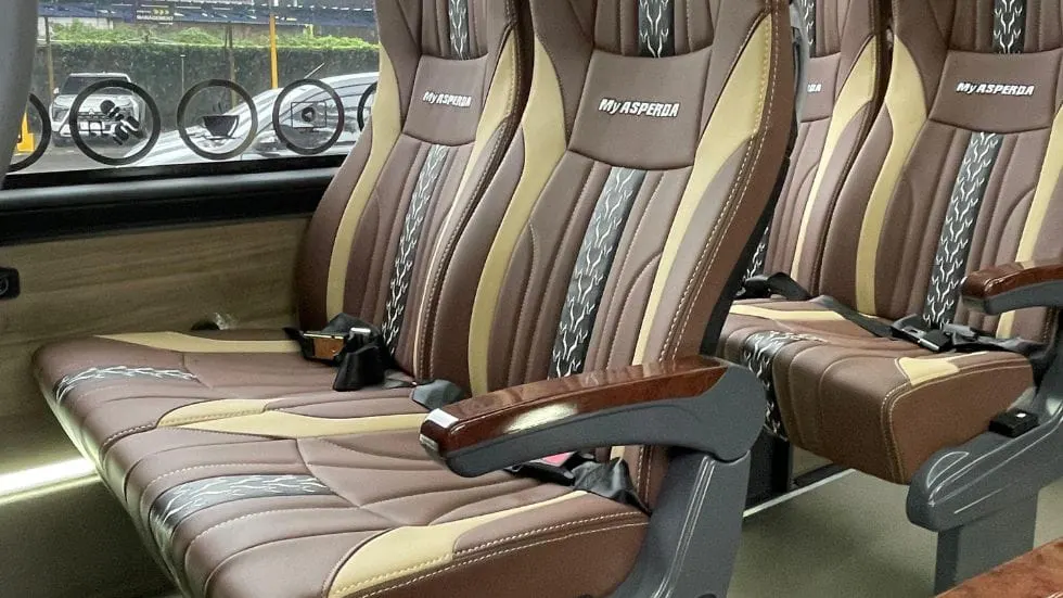 Seats Rental mobil Neo Grantour Bandung